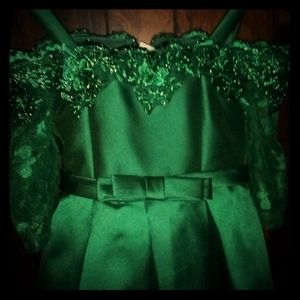 NWOT girls Christmas green dress